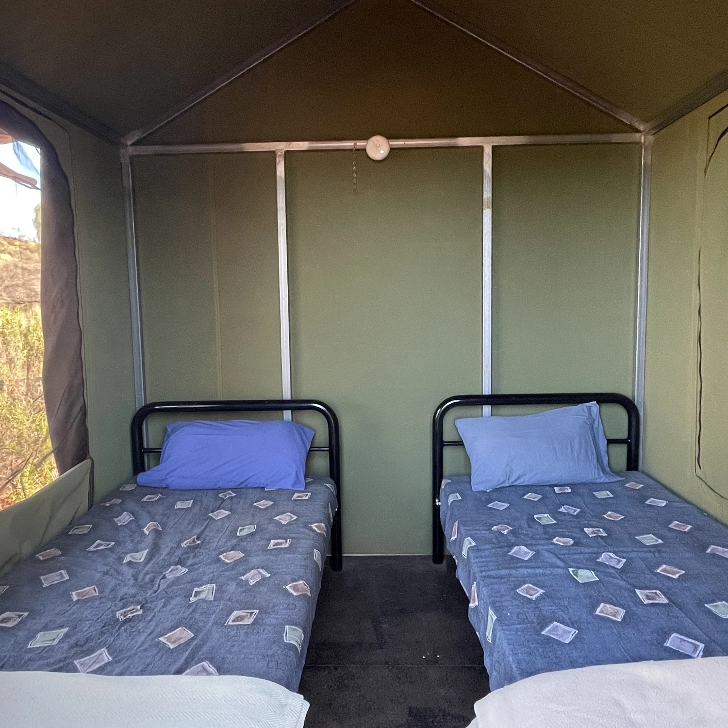 Uluru Kings Canyon Rock Adventure: Swag (Yulara Start) 8