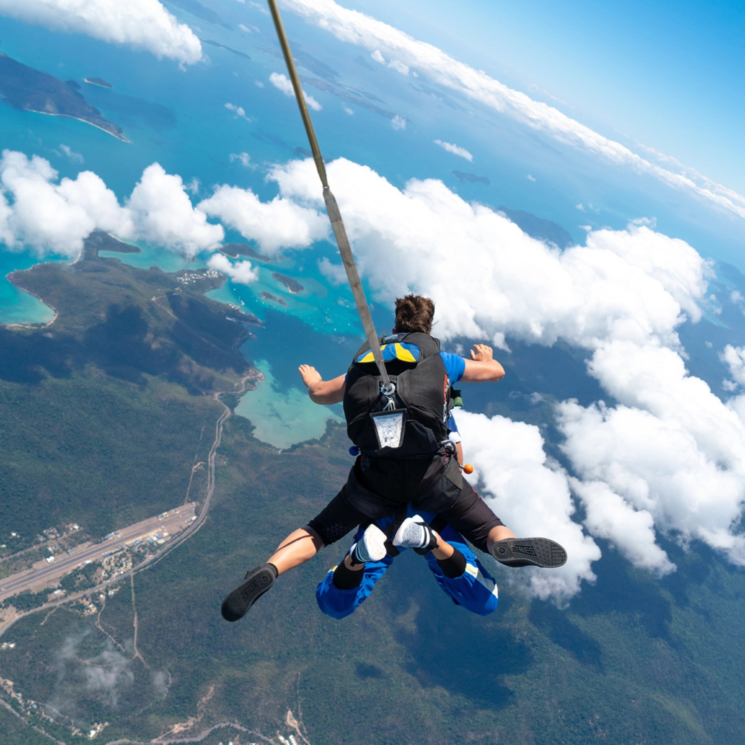 Airlie Beach Tandem 15,000ft Skydive (with Transfer) 6