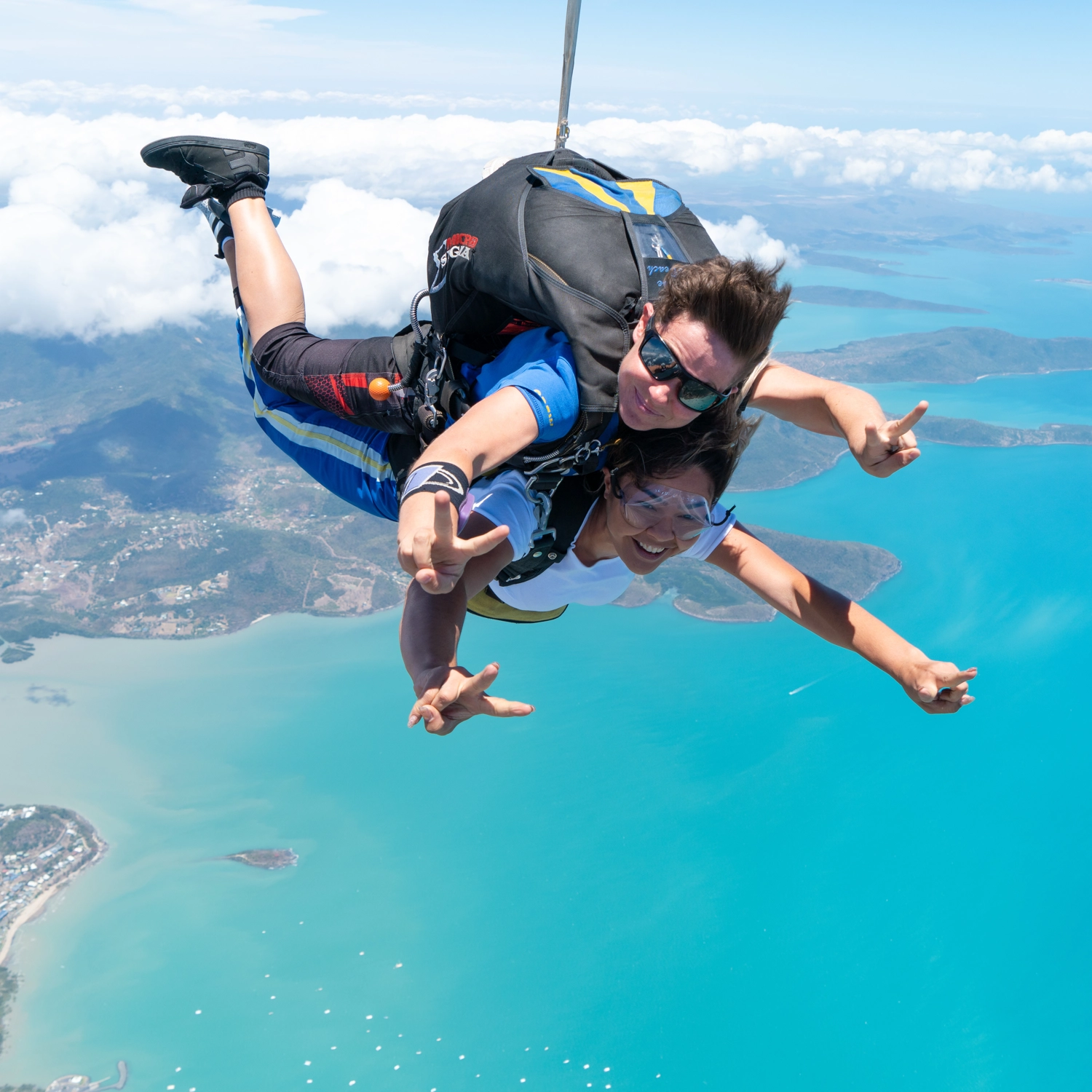 Airlie Beach Tandem 15,000ft Skydive (with Transfer) 7