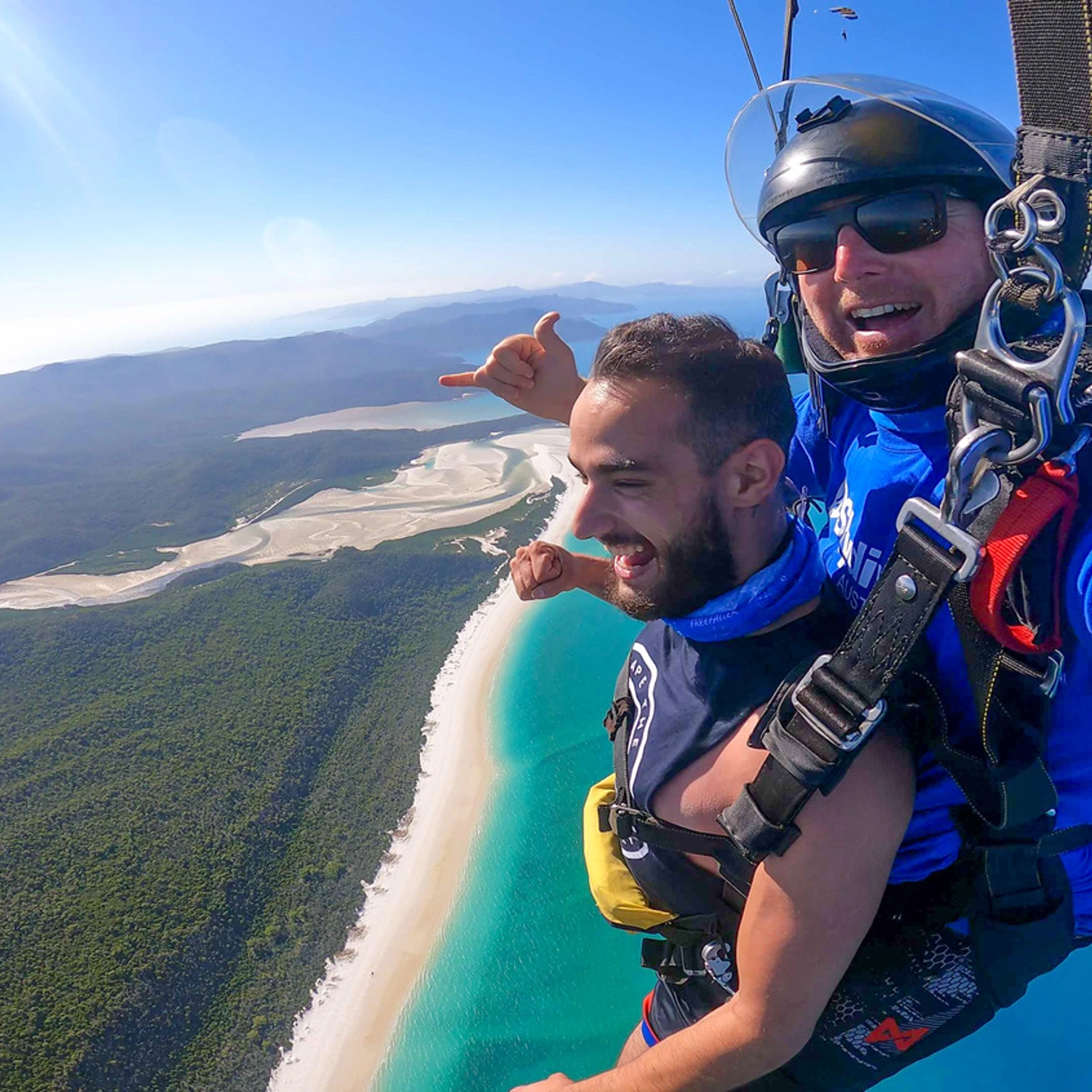 Airlie Beach Tandem 15,000ft Skydive (with Transfer) 5